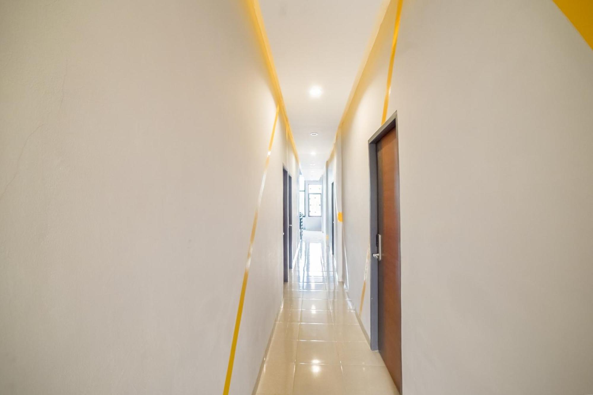 Capital O 90874 Millenium Inn 2 เมดาน ภายนอก รูปภาพ