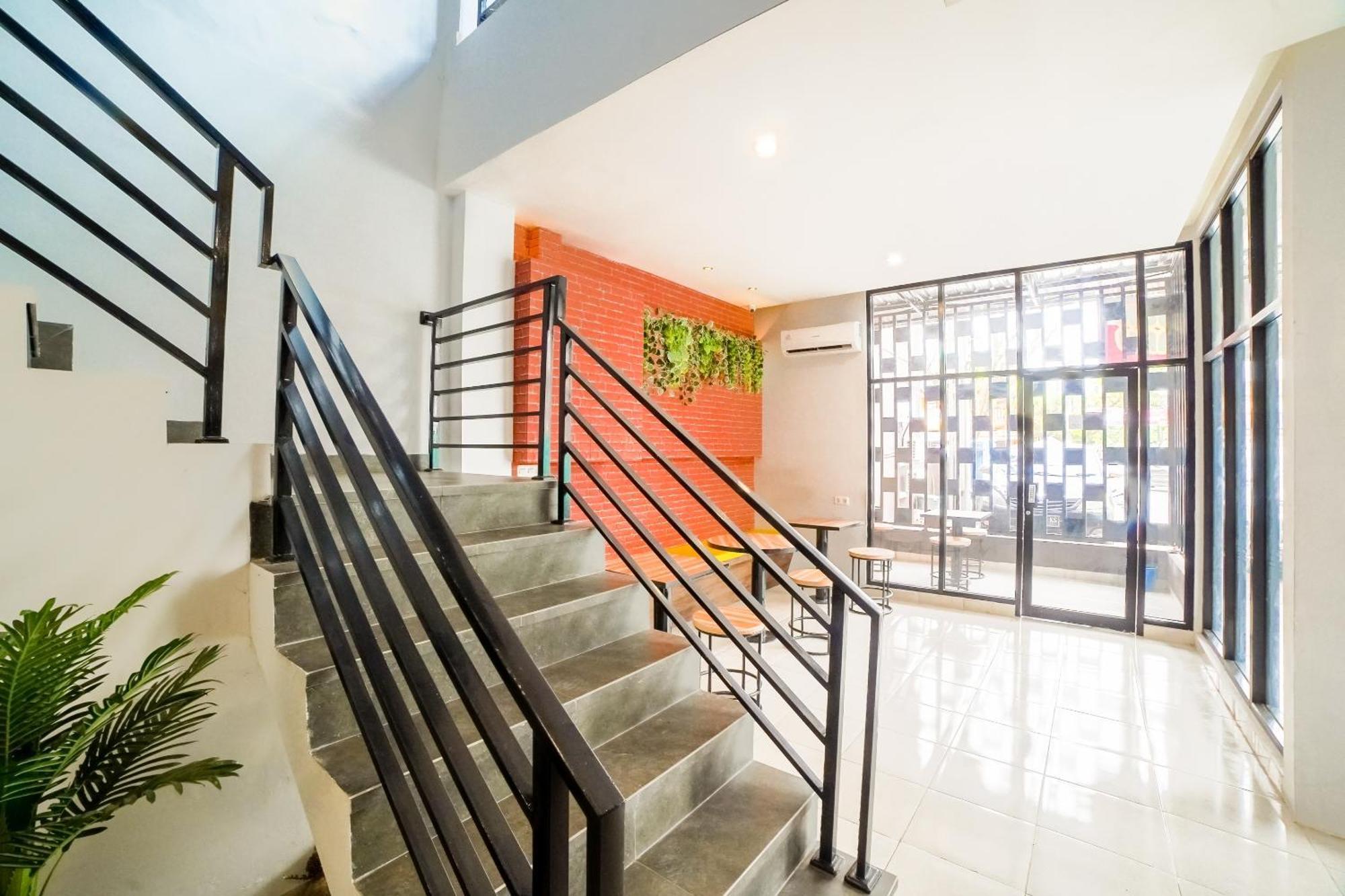 Capital O 90874 Millenium Inn 2 เมดาน ภายนอก รูปภาพ