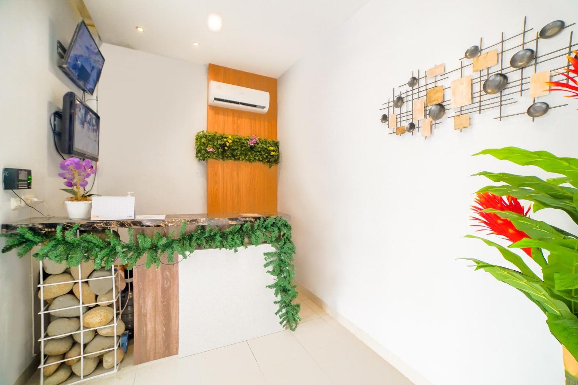Capital O 90874 Millenium Inn 2 เมดาน ภายนอก รูปภาพ